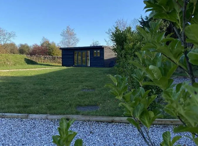 Meadow View - Bottom Cabin